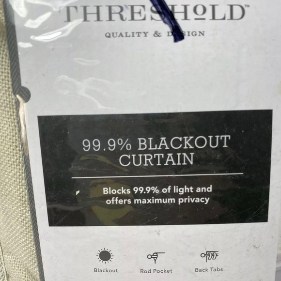 Threshold Linen Aruba Blackout Curtain 50 x 95 - Picture 3 of 4